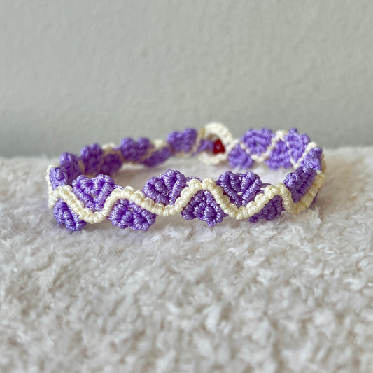 Pulsera con nudos de ondas de lavanda